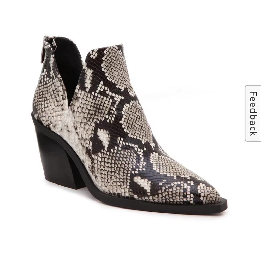 VINCE CAMUTO “BIBESTIE” REPTILE BOOTIE 7M EUC $150